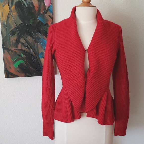 Cable & Gauge Deep Red Ruffle Peplum Sweater Size Small - Picture 1 of 12